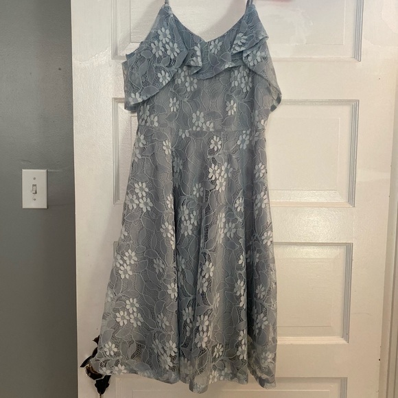 Whimsical formal dress - Picture 2 of 5